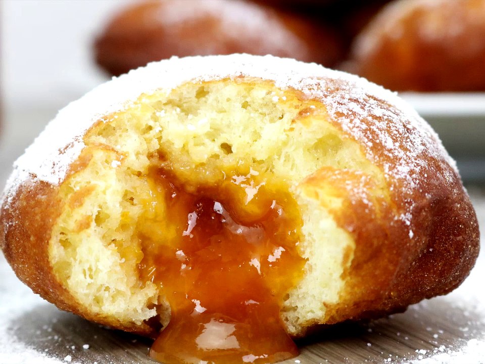 How to make Austrian-styled doughnuts