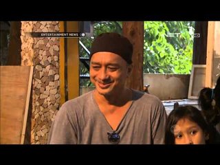 Dik Doang ngabuburit dengan mengajar melukis