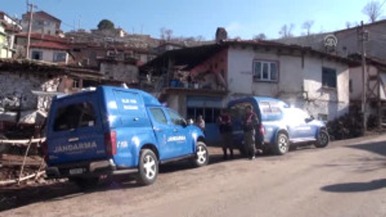 Kuzenlerin Keçi Kavgası