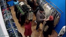 المرسى : كاميرا مراقبة تفضح عملية سرقة بطريقة غريبة في احد محلات بيع الملابس