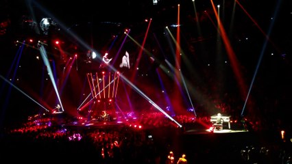 Muse - United States of Eurasia - Paris Palais Omnisports de Paris Bercy - 11/17/2009