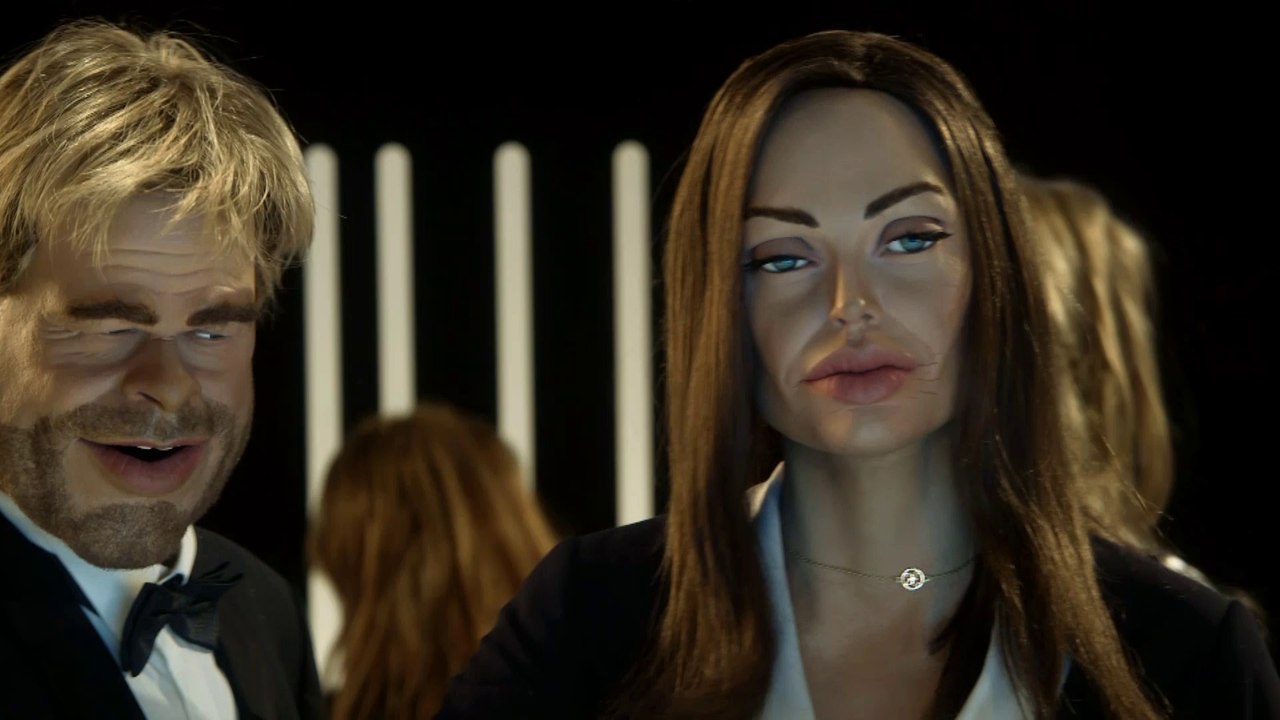 Schweppes ad : Angelina Jolie / Brad Pitt - The Guignols - CANAL+