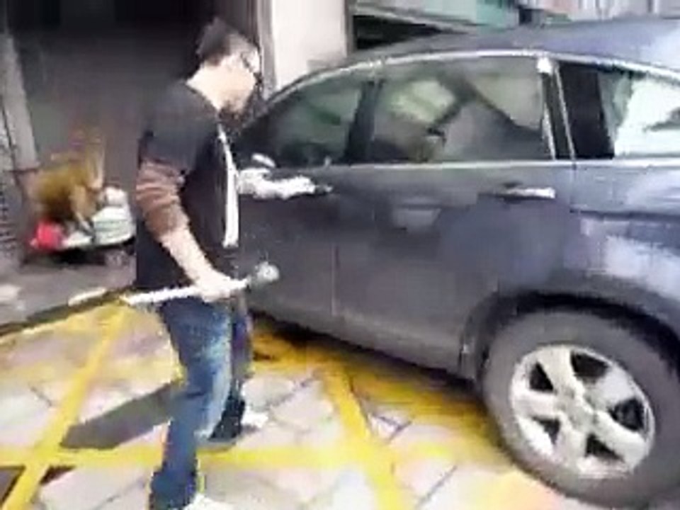 Se liga na esperteza do ladrão de carro chinês! Verdade ou mentira-