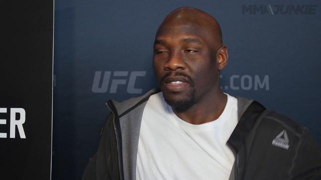 Part-time fighter Jared Cannonier seeking KO of Glover Teixeira at UFC 208