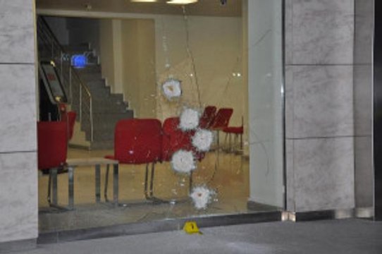 Tarsus'ta Bankaya Av Tüfekli Saldırı Yapıldı
