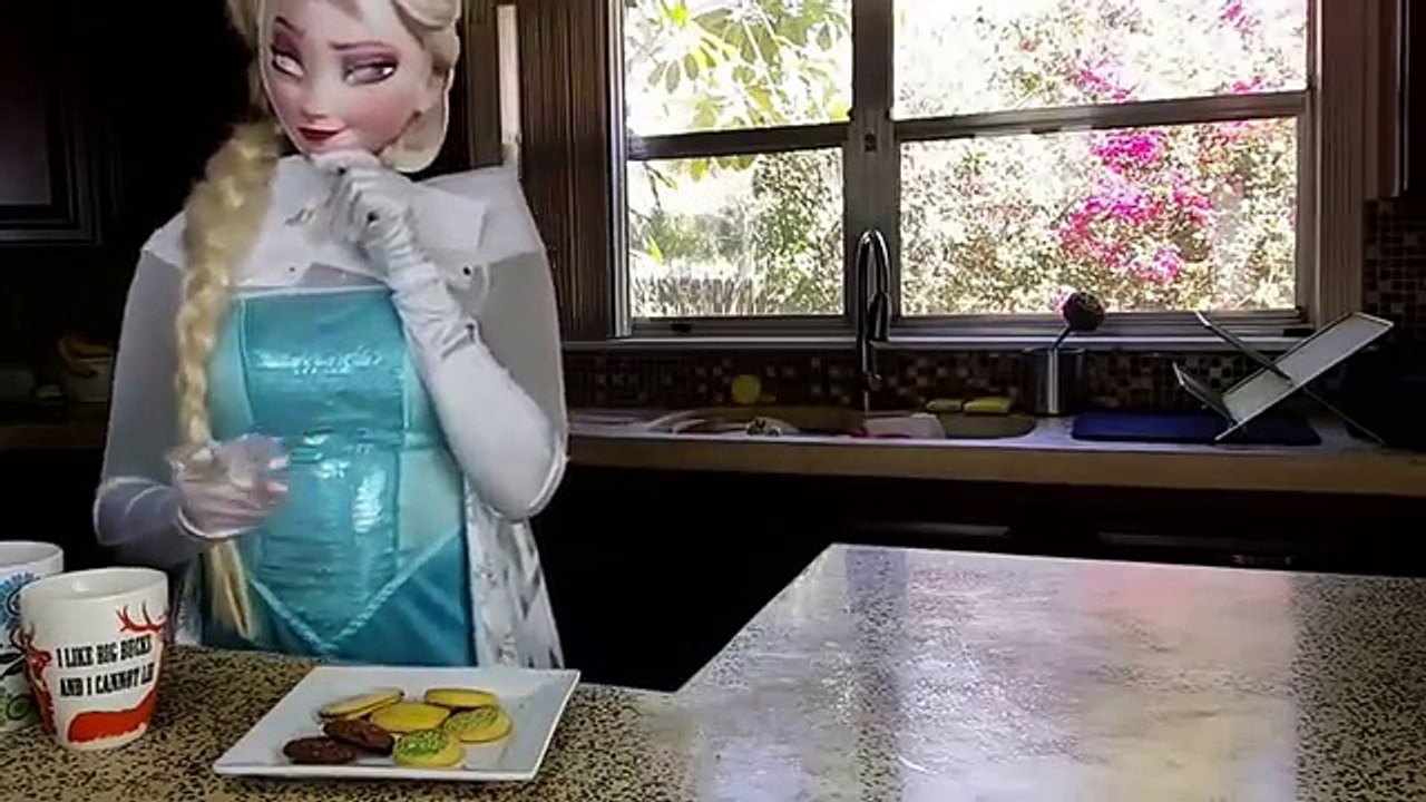 Frozen Elsa Gets Kidnapped by Joker! Spiderman & Elsa vs Joker Superhero Animation