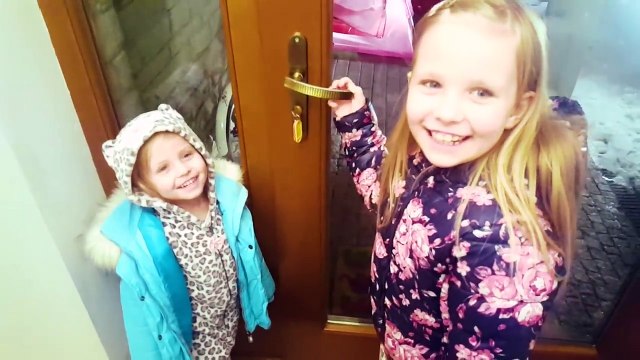 5 День часть #2 ЛЕТСПЛЕЙ на X-BOX McDonalds РЕАЛЬНАЯ ЖИЗНЬ Николь и Алисы Мама в ОТПУСКЕ Папа в ШОКЕ-FgNTzIuF9NQ