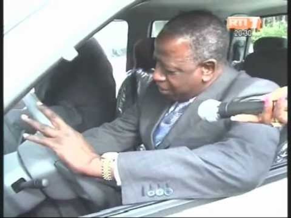 Une entreprise russe a offert du matériel informatique et des véhicules au ministère des mines