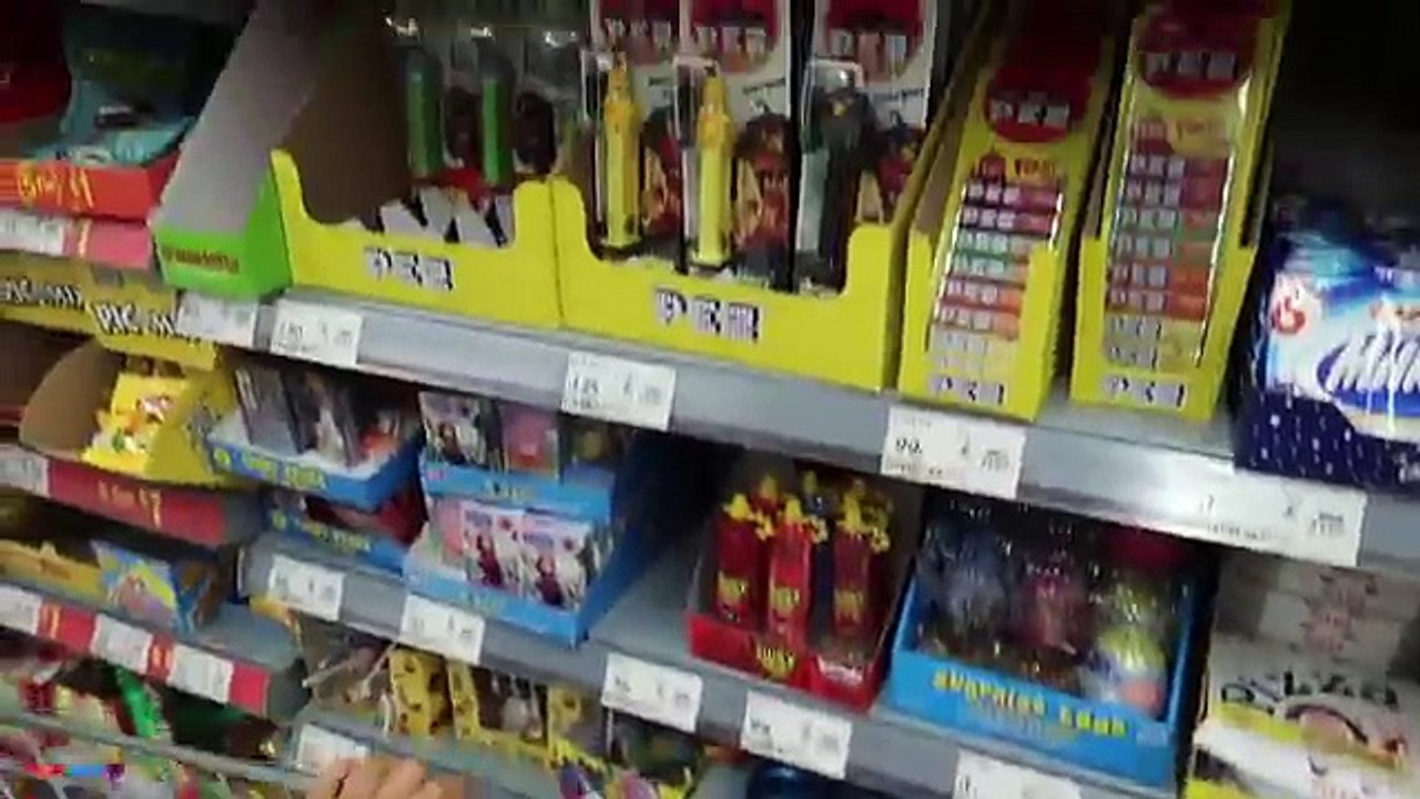 Bad Baby Dreams Giant Spiders Attack Girl - Mommy Freaks Out In Supermarket (SKIT)