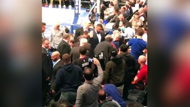 Bagarre au Madison Square Garden entre Charles Oakley et James Dolan (patron des Knicks)