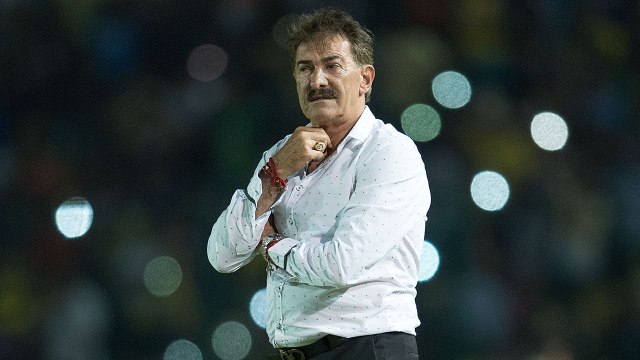 ¿Ricardo La Volpe se jugará su permanencia en el clásico nacional?