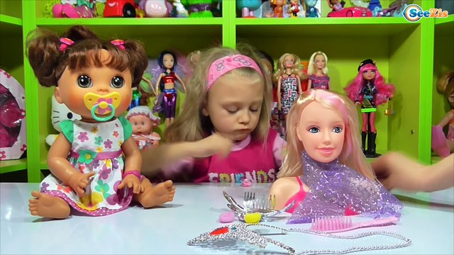 ✔ Кукла и Ярослава открывают новый набор игрушек. Видео для детей. Салон Красоты для девочек ✔