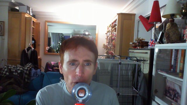 Wiwi égratigne polish girl de Neon Indian