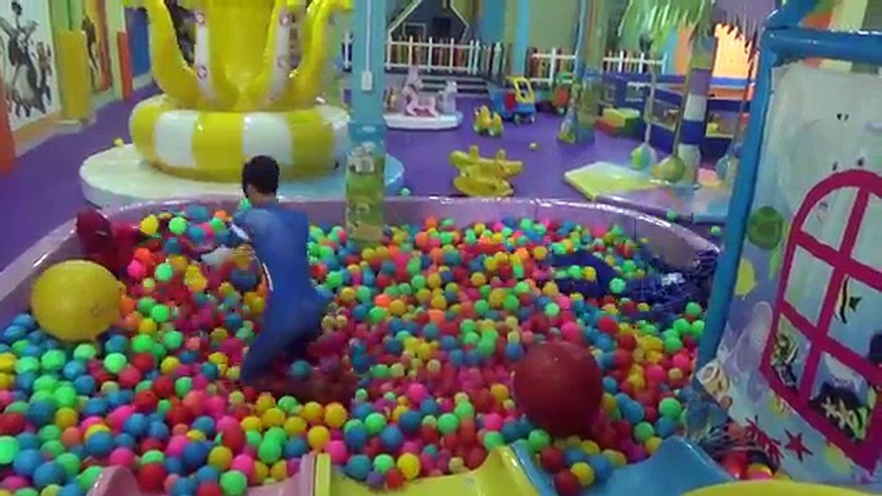 Spider-Man & Captain America & Blue Spiderman & Hulk Kids Playground ! Fun Superhero in Real Life :)