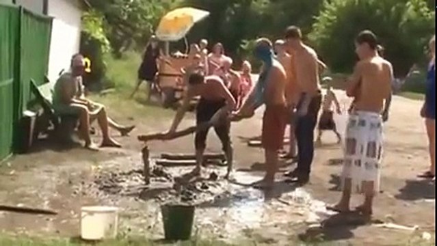 Violent coup de bâton sur la tête