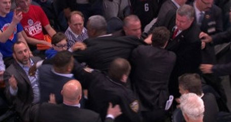 NBA'de Eski Basketbolcu Charles Oakley, Güvenlik Görevlileriyle Kapıştı