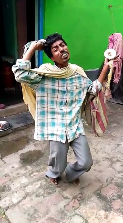 FUNNY MAN SING.... - Keshab Mahato