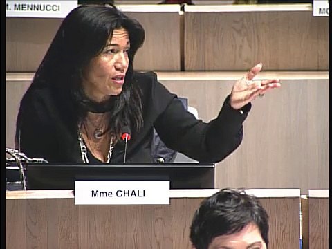 Samia Ghali défend l'accès à la mer dans les quartiers nords