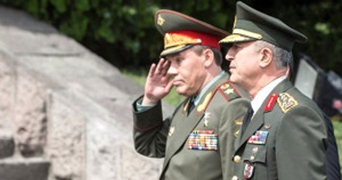 Rusya Genelkurmay Başkanı ile Orgeneral Akar Arasında Telefon Trafiği