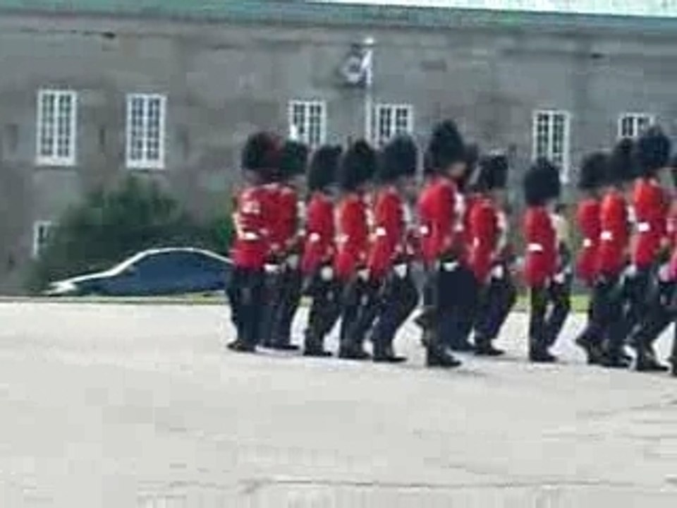 1_Relève de la garde à Québec