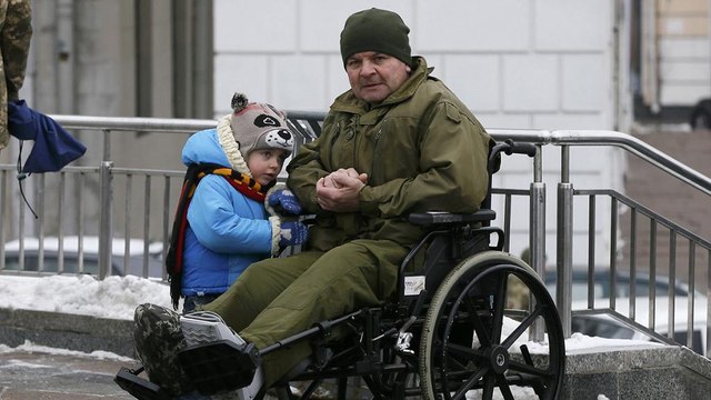 Війна на сході України: Авдіївка в центрі боїв та міжнародної дипломатії