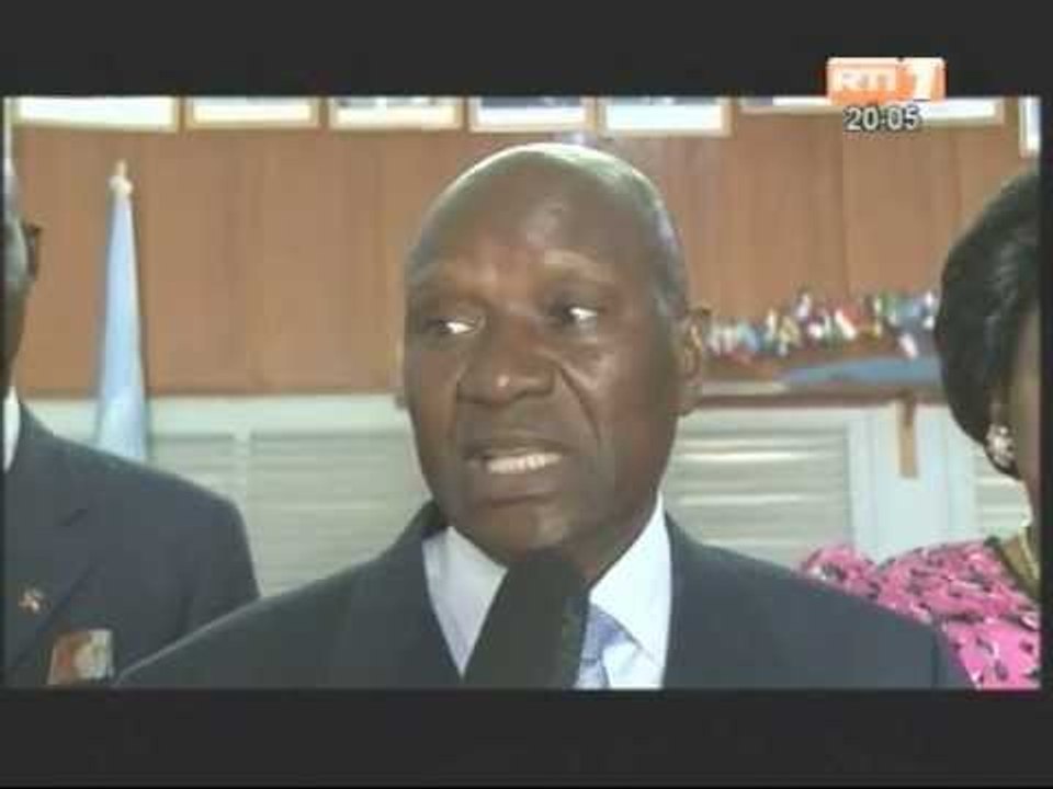 Séance du travail entre le Directeur de l'ONUSIDA et le ministre des affaires étrangères