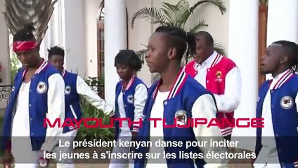 Le président kenyan danse pour inciter les jeunes à voter