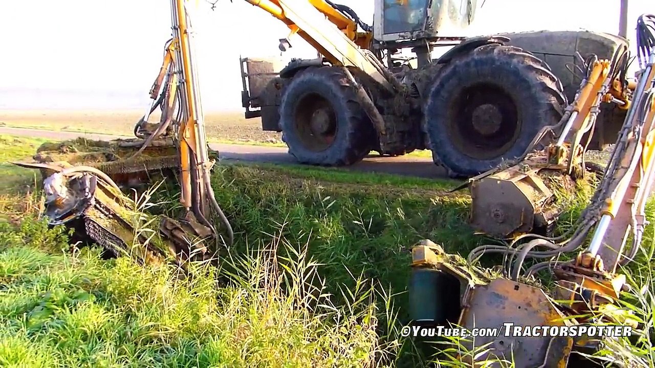 Claas Xerion 3300 VC Octopus - Ditch Bank Mower - Loonbedrijf Hack