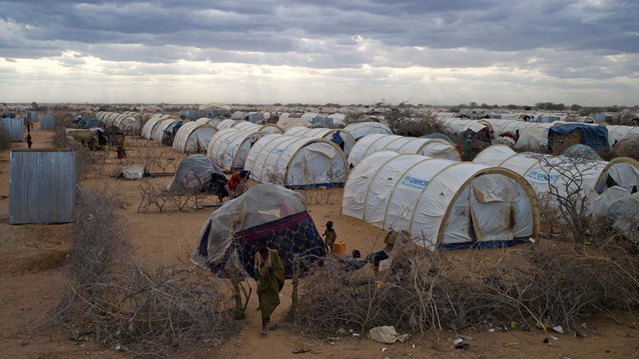 Kenia: gericht stoppt schließung von weltgrößtem flüchtlingslager