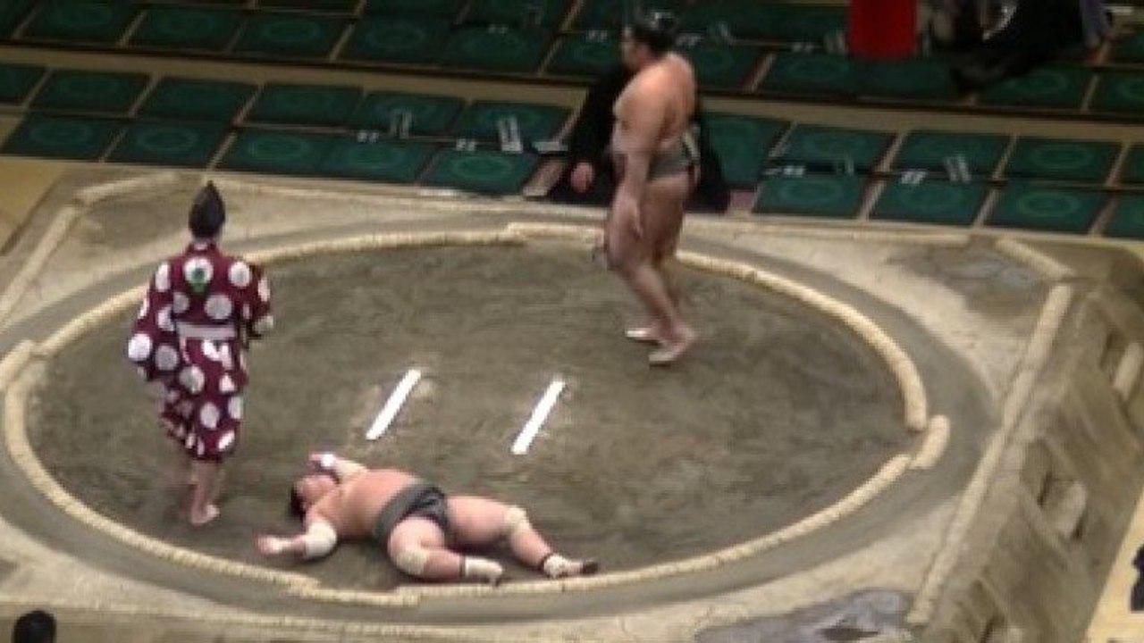 Watch this knockout in sumo wrestling after one seconde. Watch from 1:20