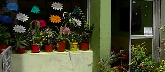 Cámaras de seguridad registran el robo a un restaurante en el norte de Quito