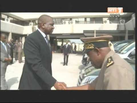 Corps préfectoral - Le ministre de l'Intérieur équipe 4 préfets en véhicules