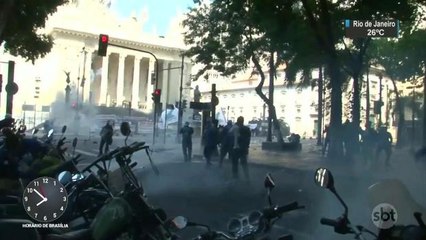 Centro do Rio tem novo confronto entre servidores do estado e polícia