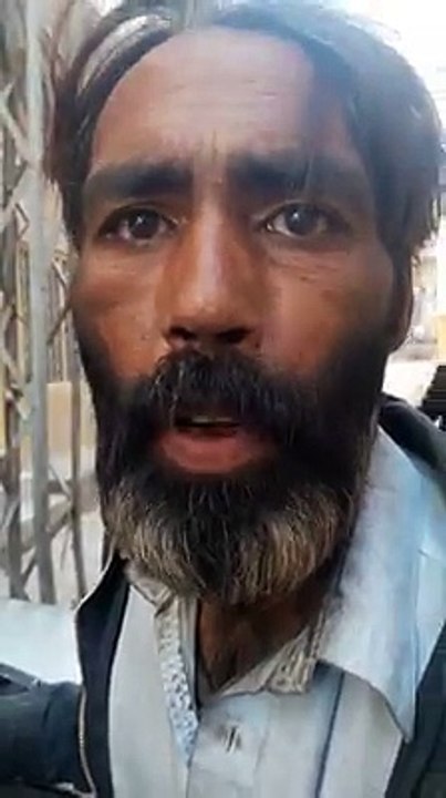 Beggar Speaking excellent English in Pakistan