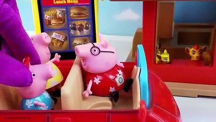 Тайная жизнь домашних животных Гиджет, Макс работает в McDonalds кассе Притворись играть игрушки сюрпризы