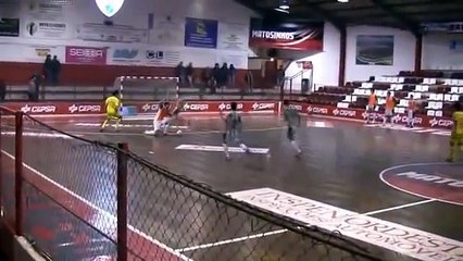defesas de futsal espetaculares