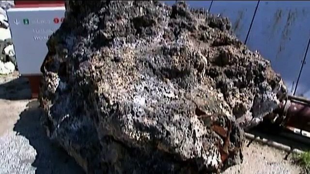 911- NIST engineer John Gross denies WTC molten steel - chunk of lava