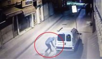 Samsun'da 14 Aracın Lastiklerini Kesenler Güvenlik Kamerasına Yakalandı