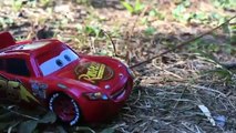 Дисней Pixar автомобили молния Маккуин и красный Мак Хаулер Дисней игрушки машины видео для детей!