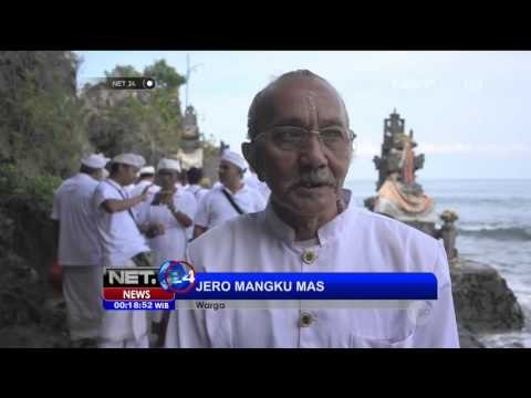 Wisatawan Banjiri Pura Batu Bolong di Lombok - NET24