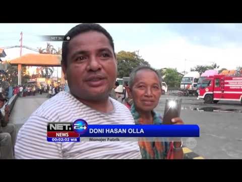 Kebakaran Hanguskan Sebuah Pabrik Sepatu dan Sandal di Gresik - NET24