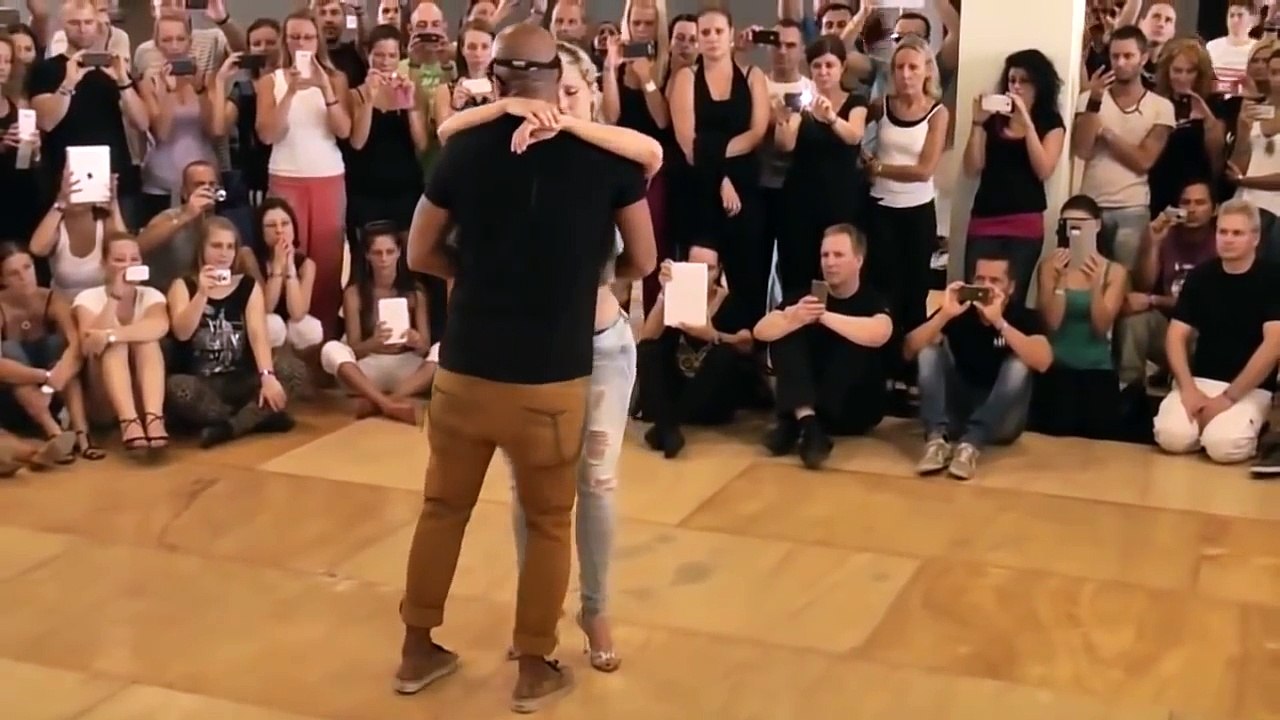 Kizomba Dança SEXY com Sara Lopez