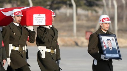 Turquía entierra a los militares muertos en un ataque ruso "no intencionado" en Siria
