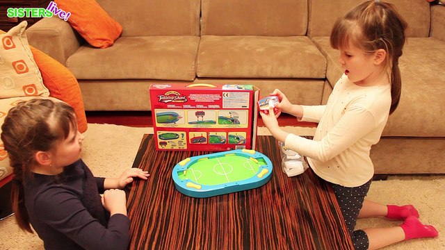 Играем в прикольную игру - настольный футбол. Круто и весело!