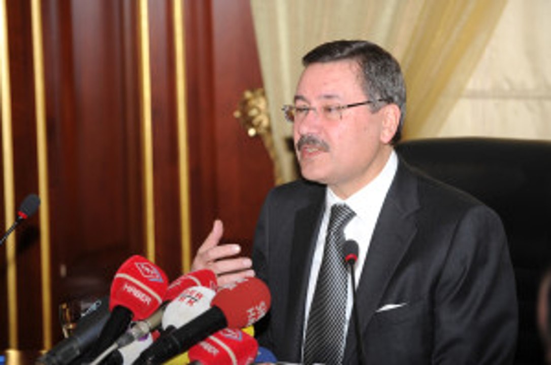 Gökçek 'Deprem' Sözlerini Eleştiren Profesöre C...