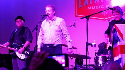 Colin Paul & Jeffrey & the Pacemakers perform 'You So Square' Lafayette's 2017