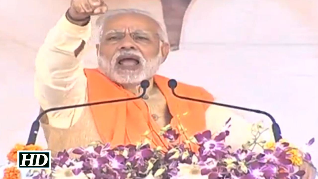 Modi mocks Rahul, Akhilesh over alliance