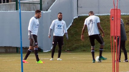 OL - Baticle : "Une réaction excessive du public avec Lacazette"