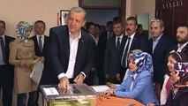 Turquia realizará referendo para reforçar poderes de Erdogan
