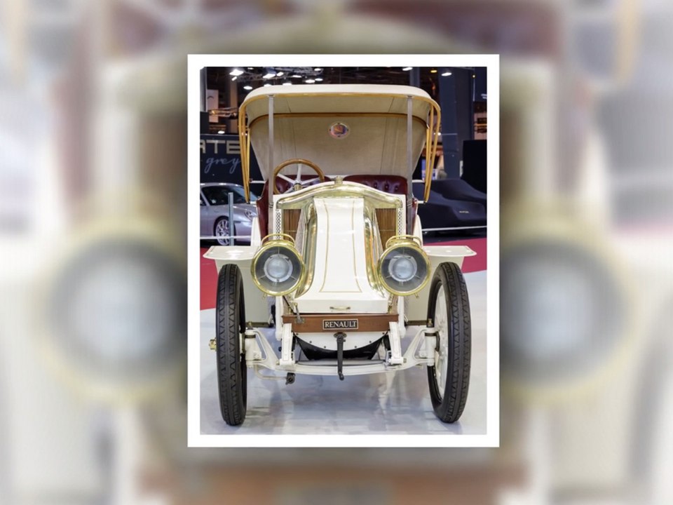 Le stand Renault au salon Rétromobile 2017